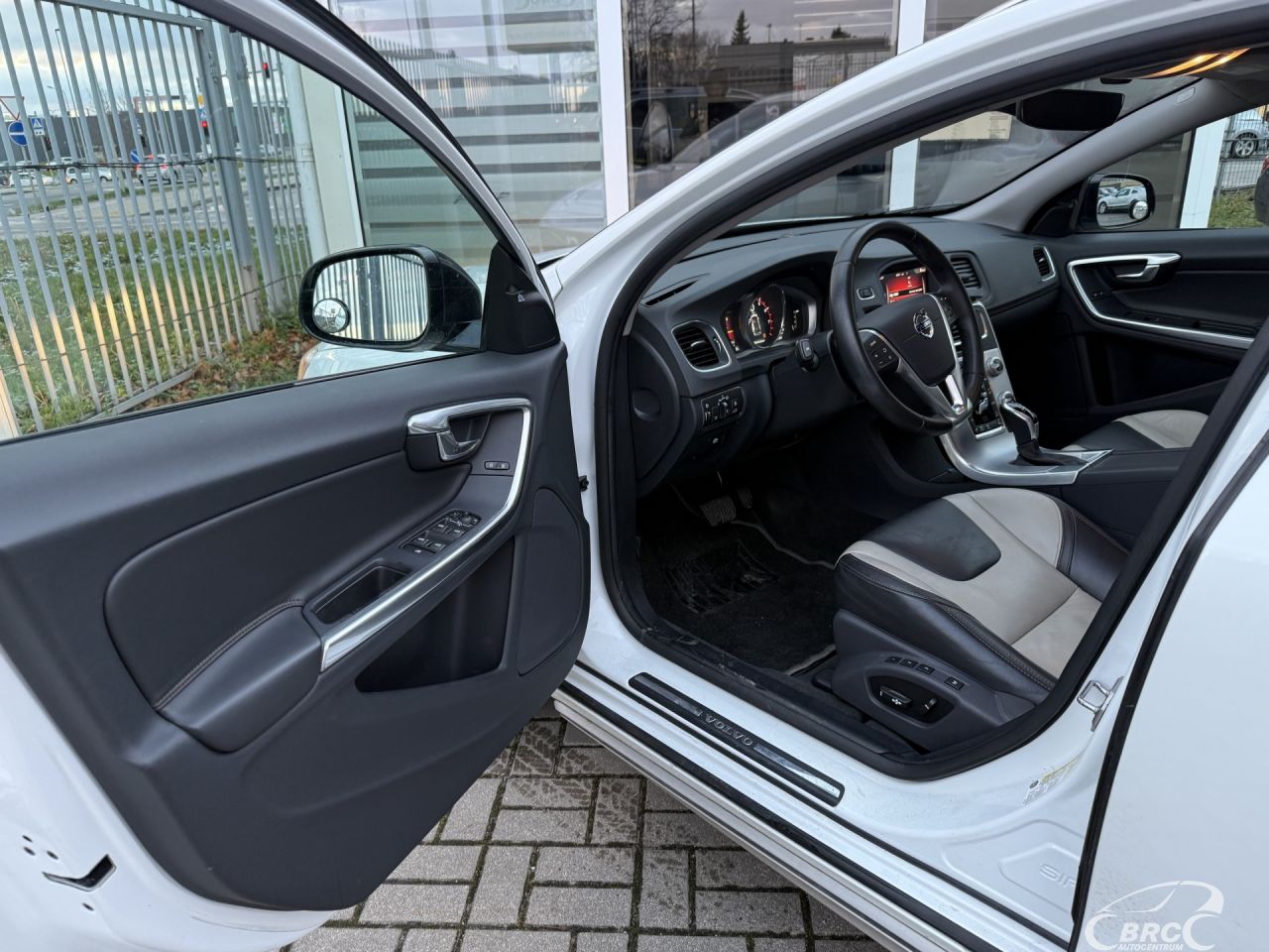 Volvo V60 | 13