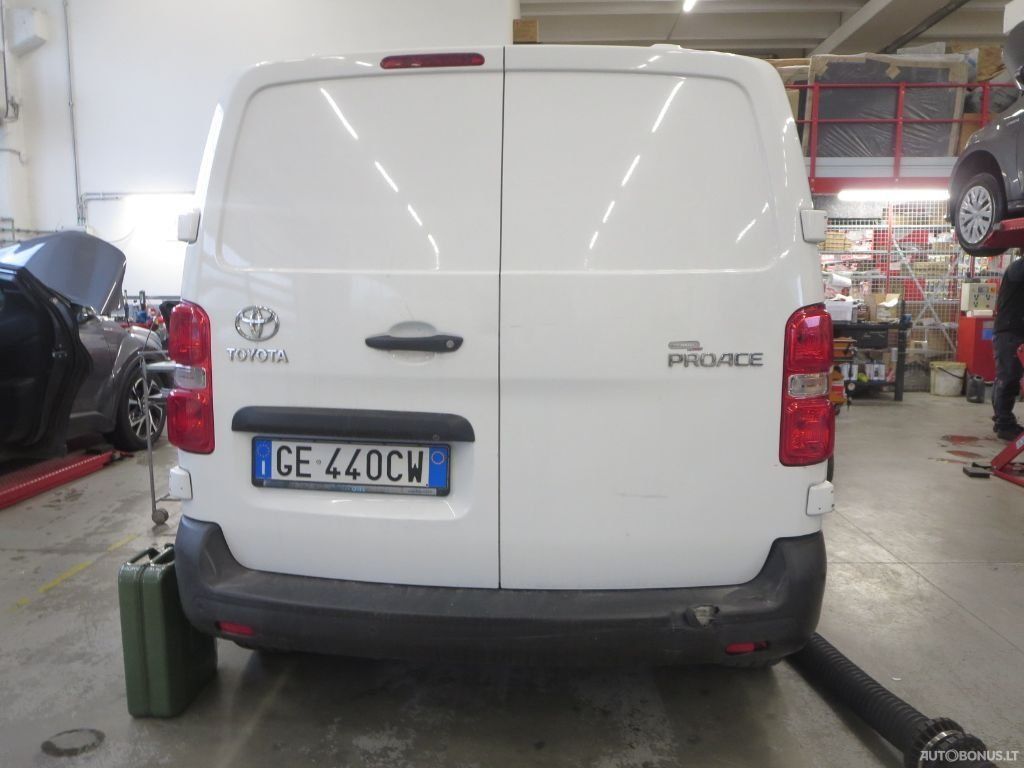 Toyota Proace | 3