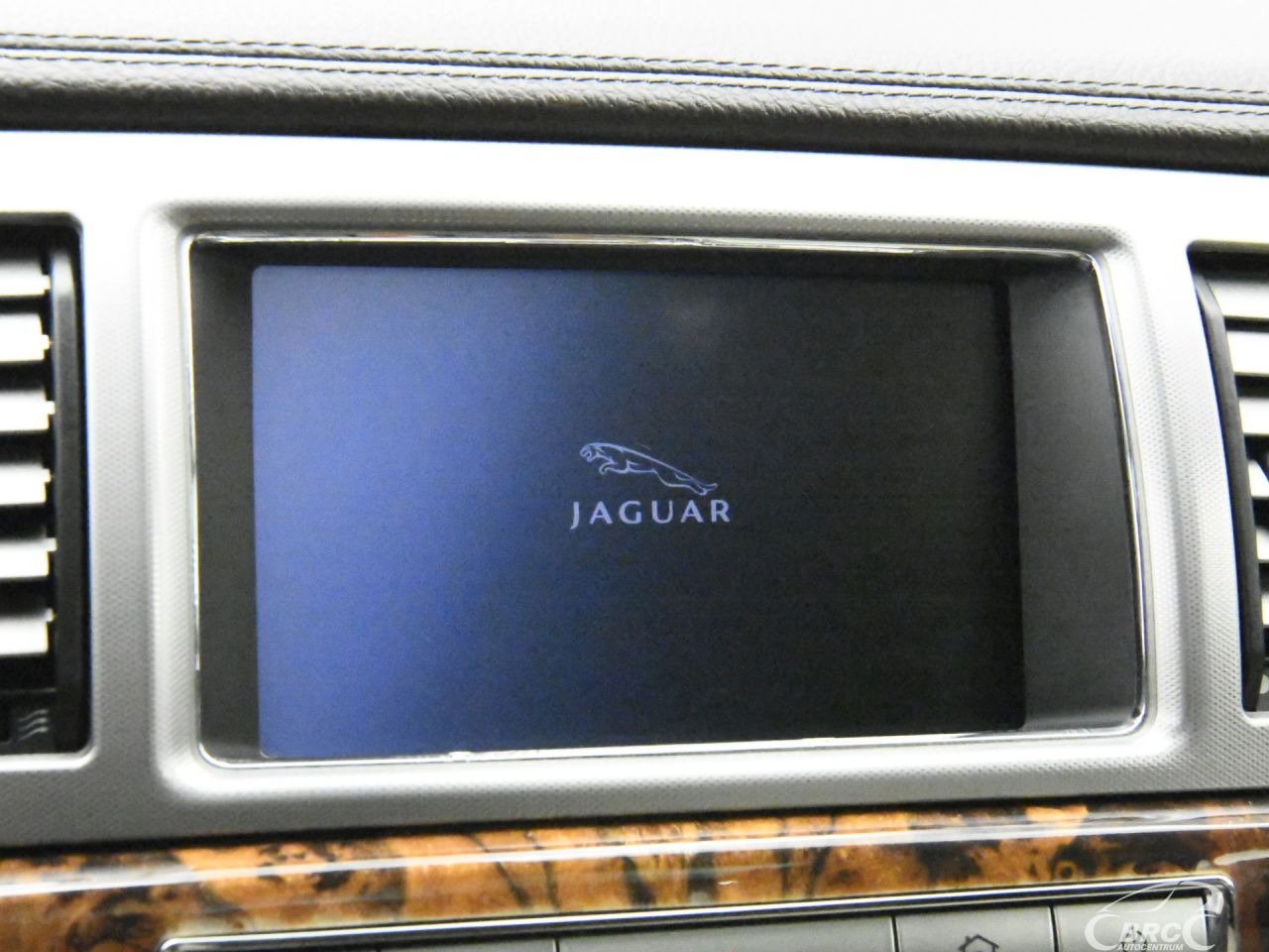 Jaguar XF | 30