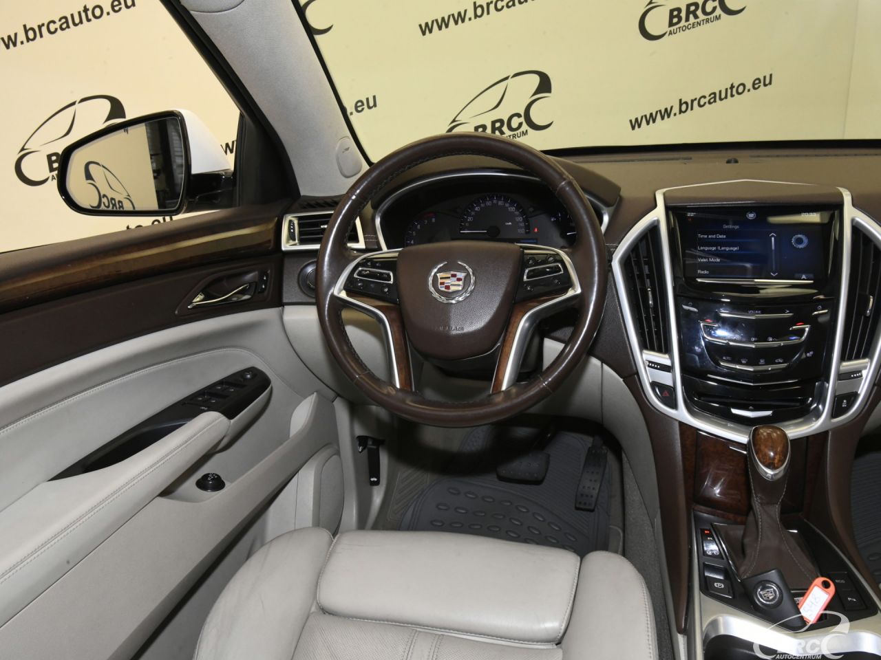 Cadillac SRX | 13