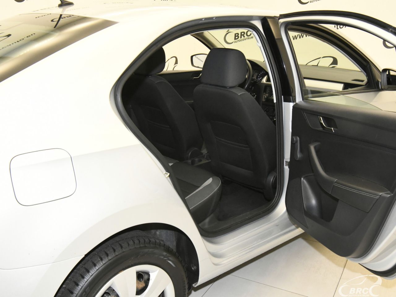 Skoda Rapid | 18