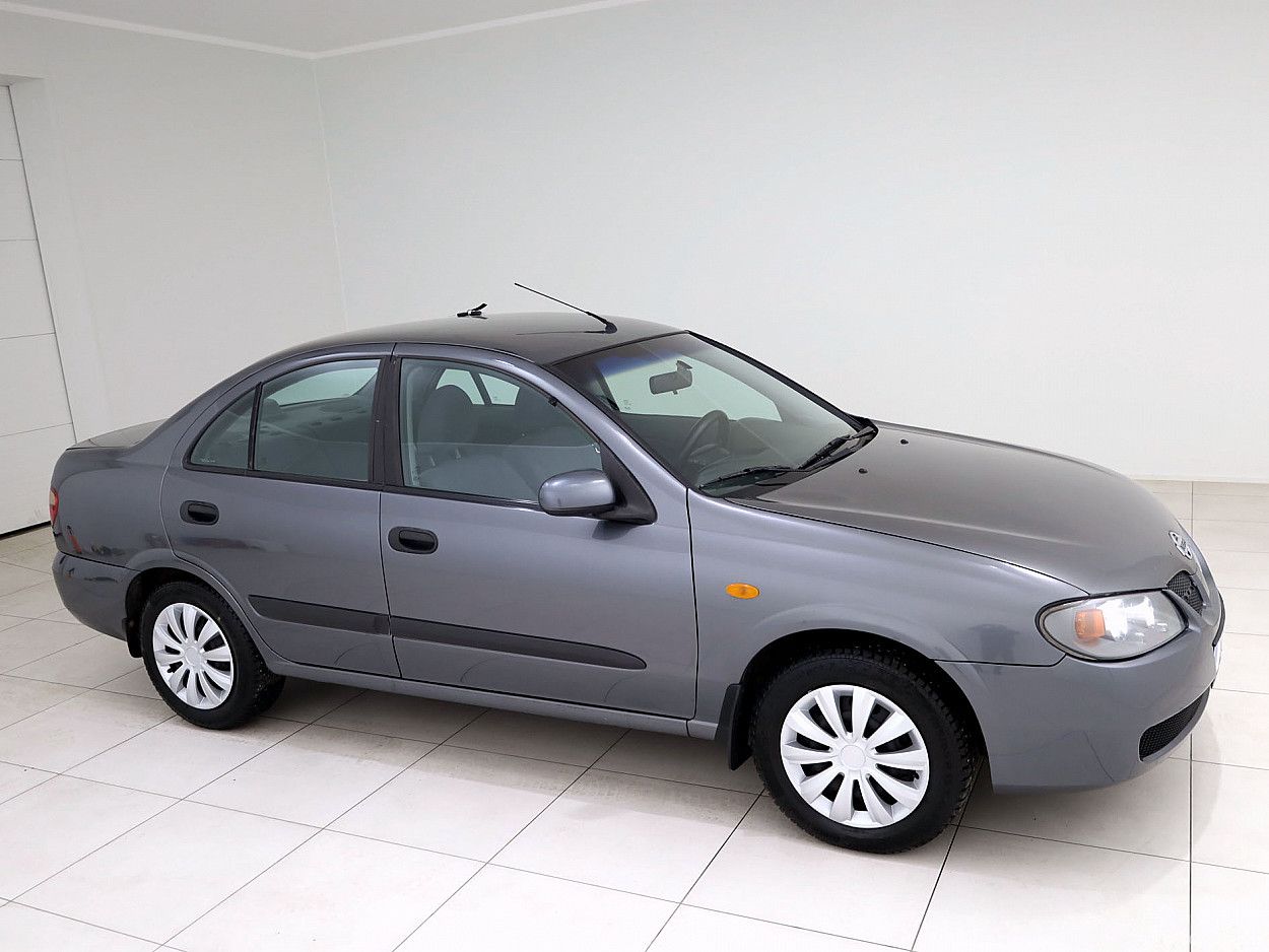 Nissan Almera