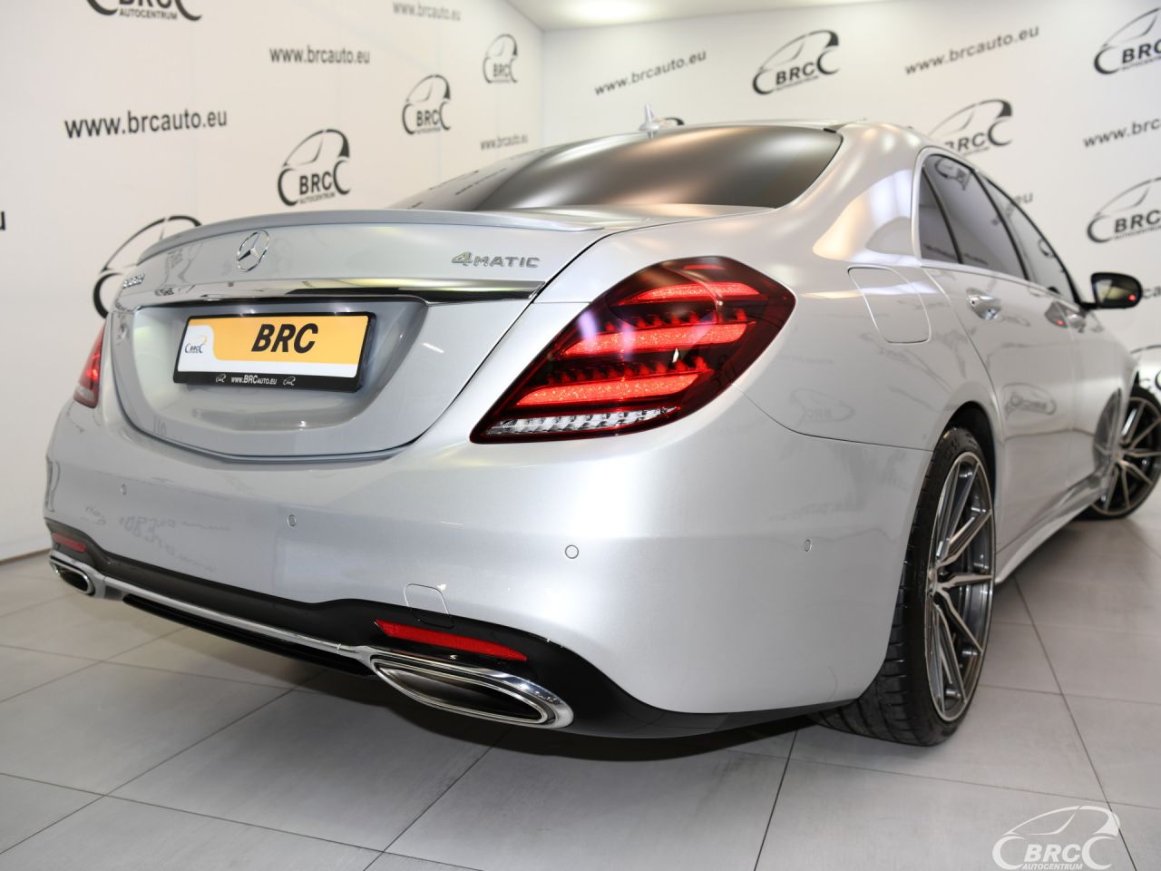 Mercedes-Benz S560 | 51