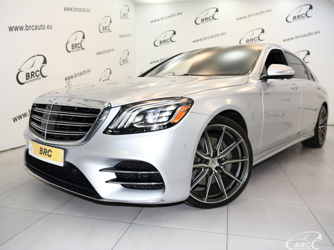 Mercedes-Benz S560 | 50