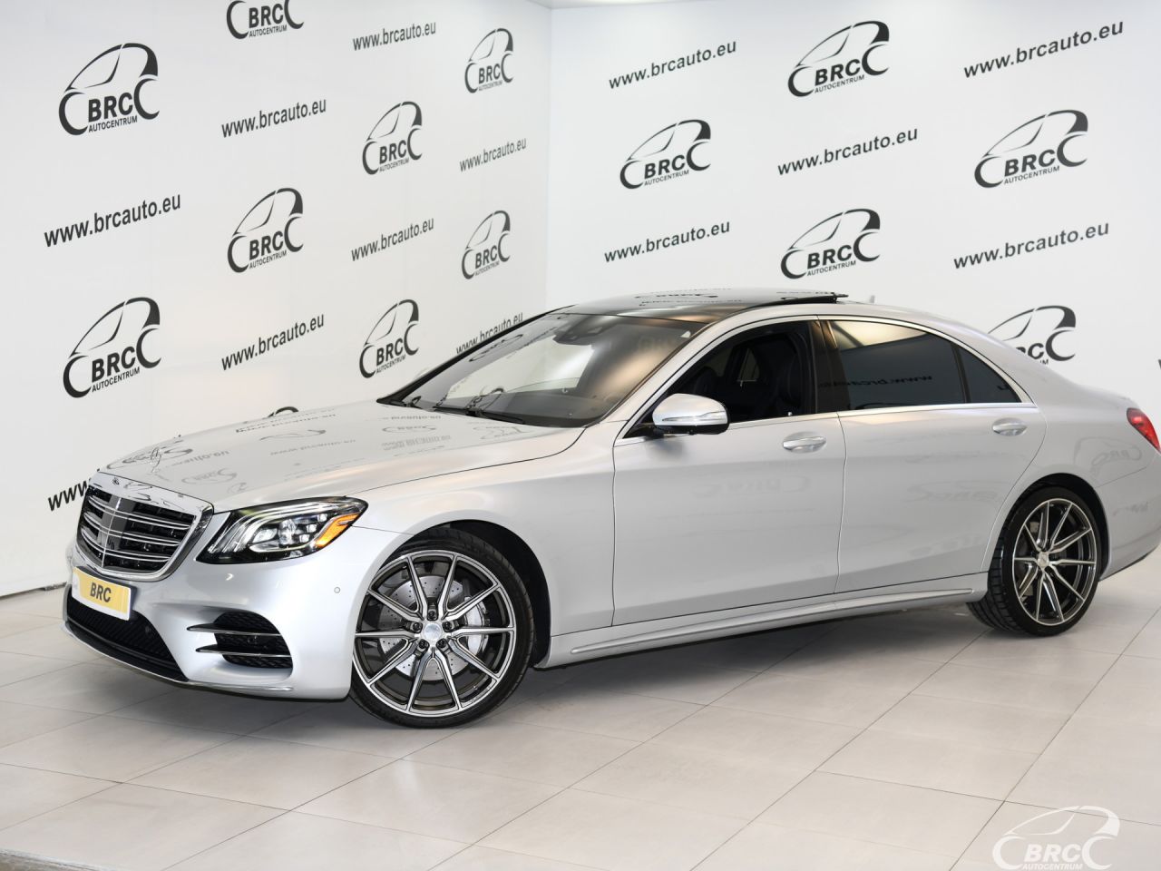 Mercedes-Benz S560 | 0