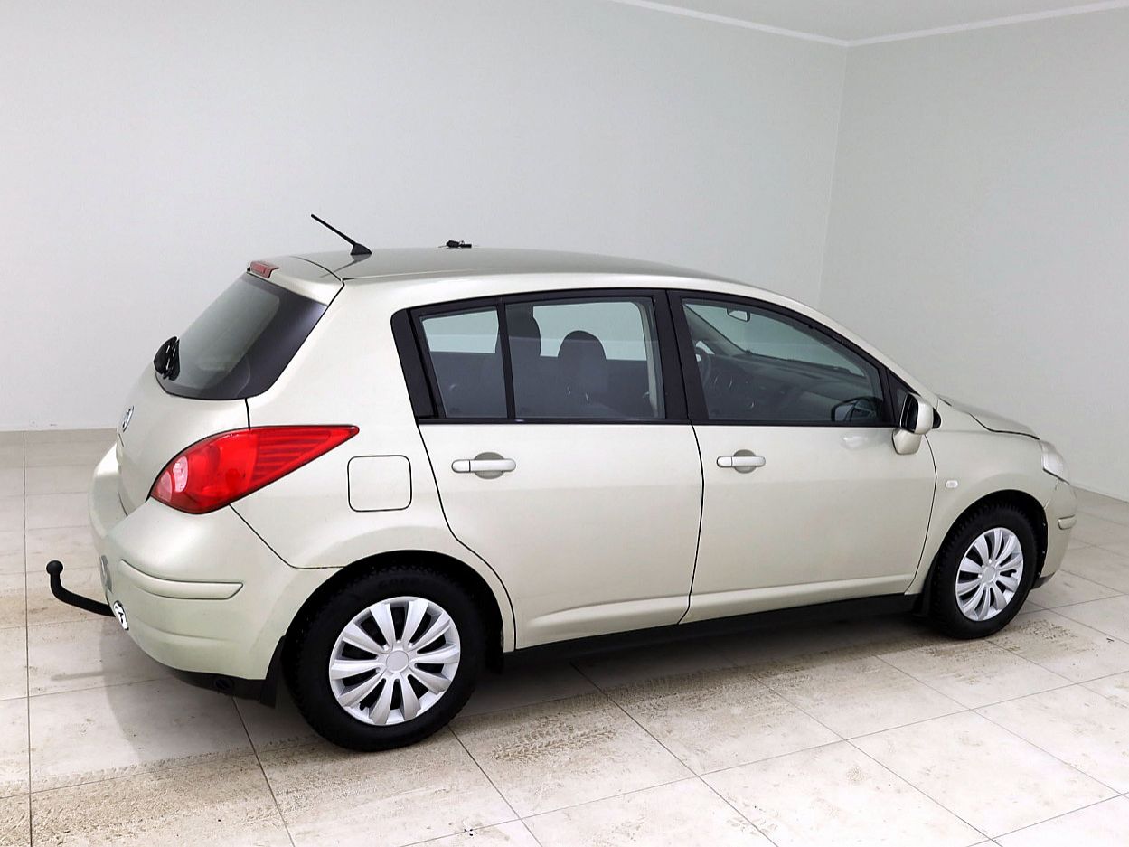 Nissan Tiida | 2