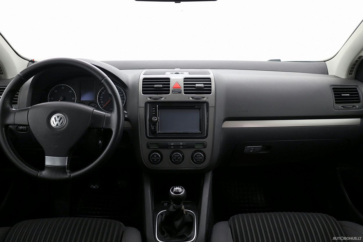 Volkswagen Golf | 4