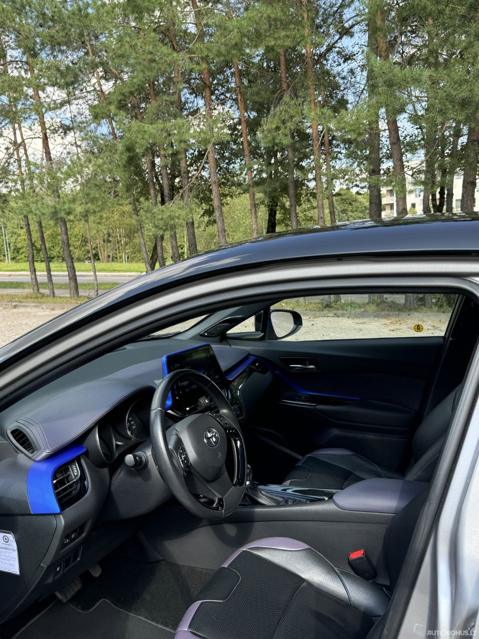 Toyota C-HR | 10