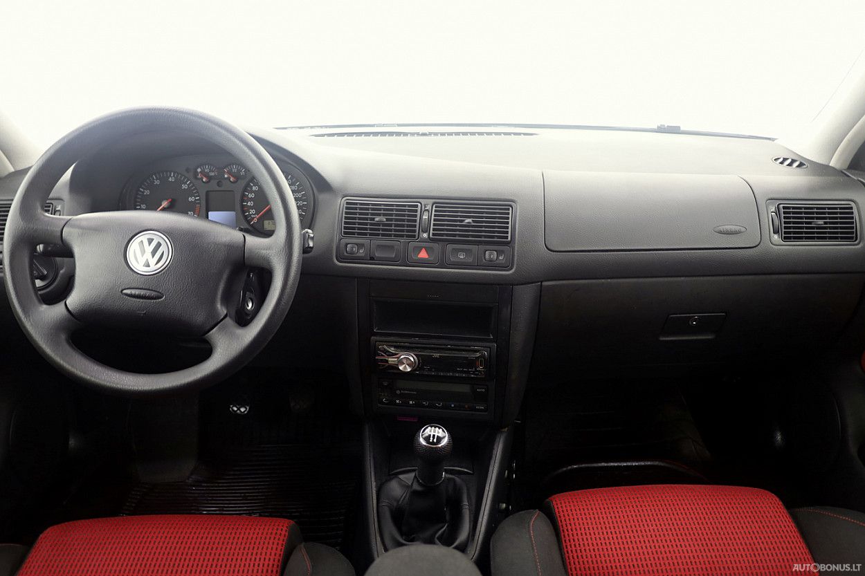 Volkswagen Golf | 4