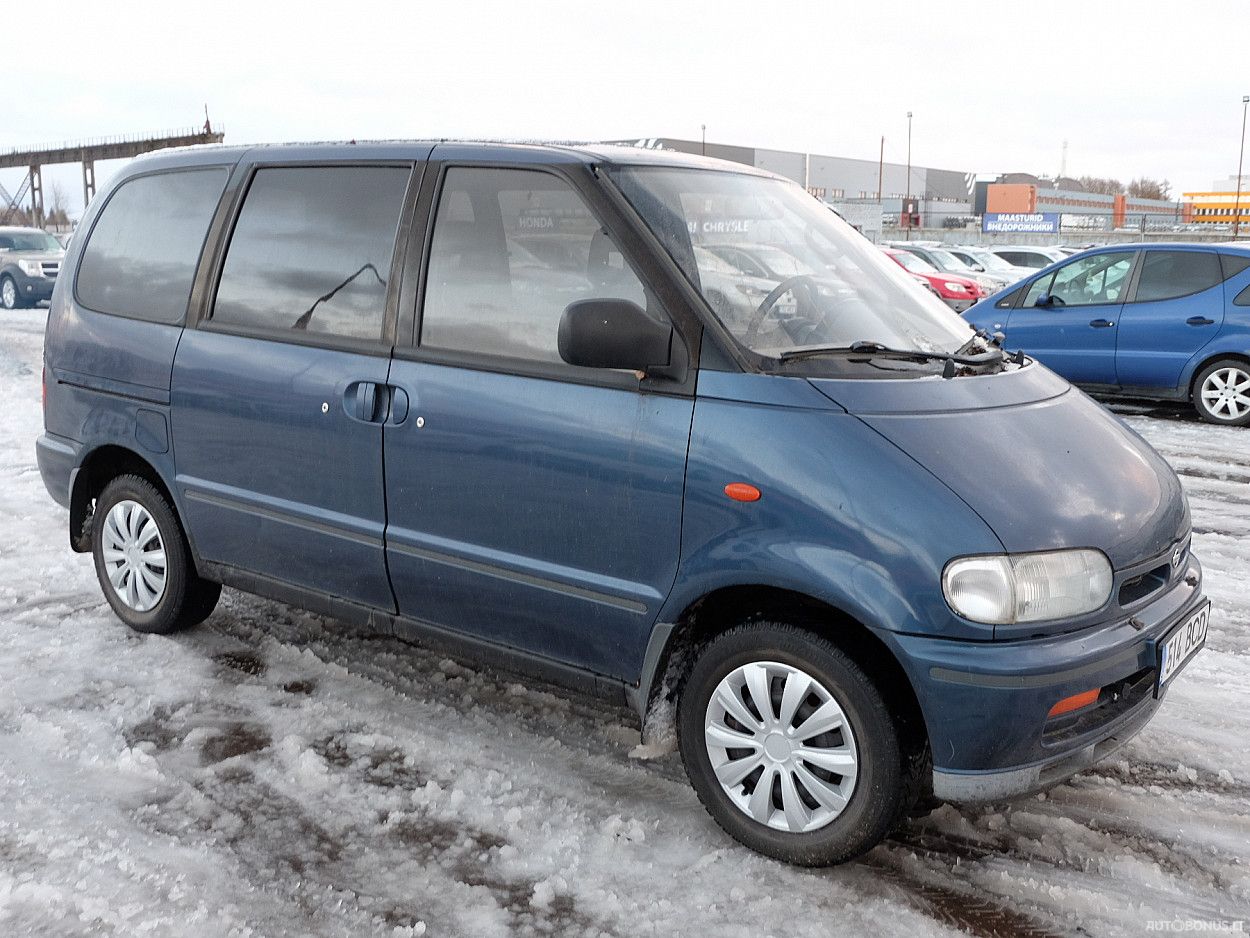 Nissan Serena