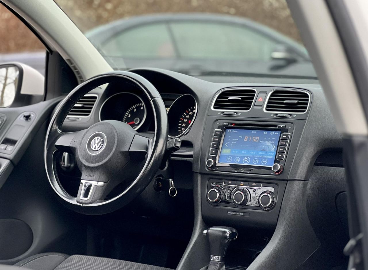 Volkswagen Golf | 6