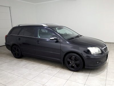 Toyota Avensis, 2.0 l., universalas