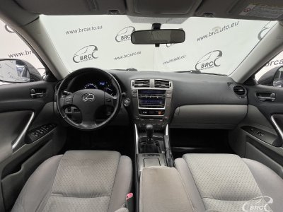 Lexus IS 220 | 2
