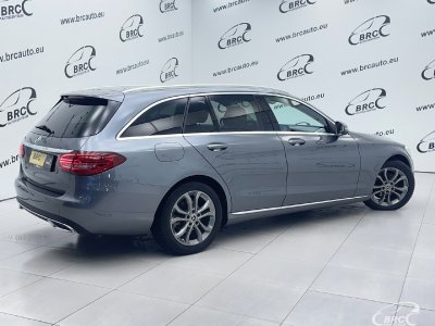 Mercedes-Benz C220 | 1