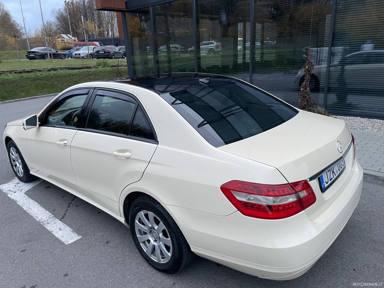 Mercedes-Benz E220 | 4