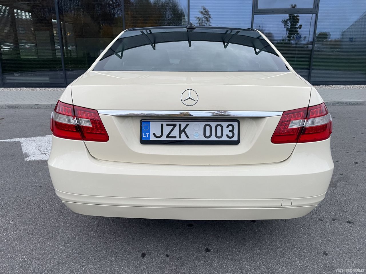 Mercedes-Benz E220 | 8