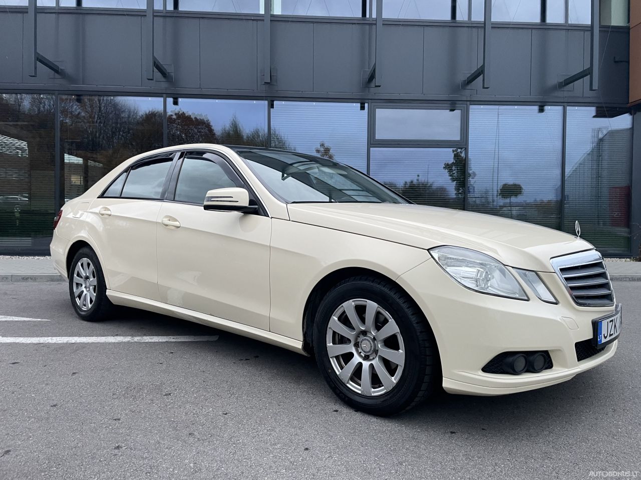Mercedes-Benz E220 | 13