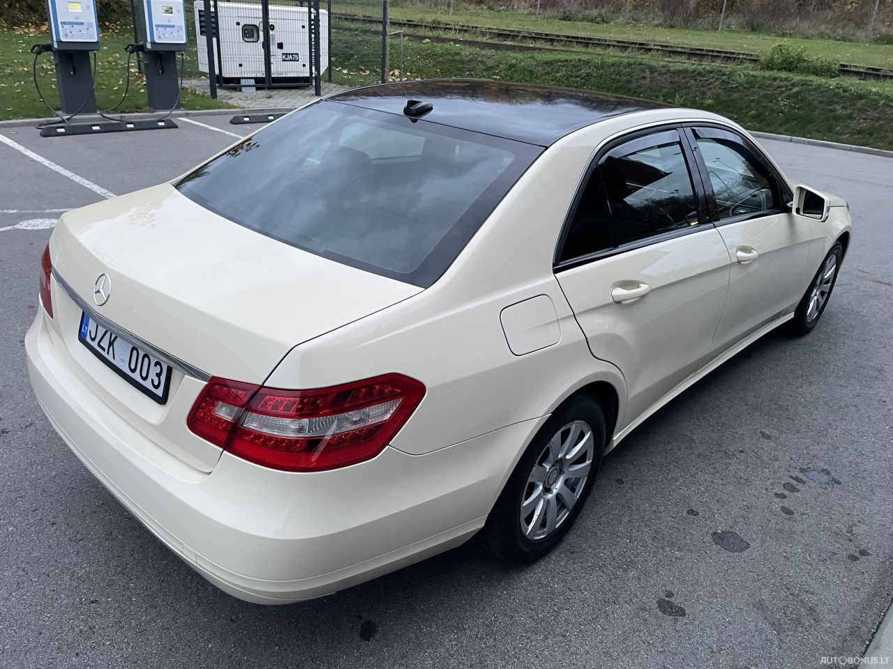 Mercedes-Benz E220 | 10