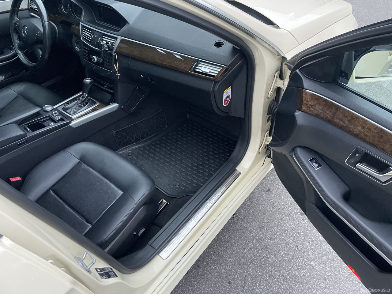 Mercedes-Benz E220 | 9