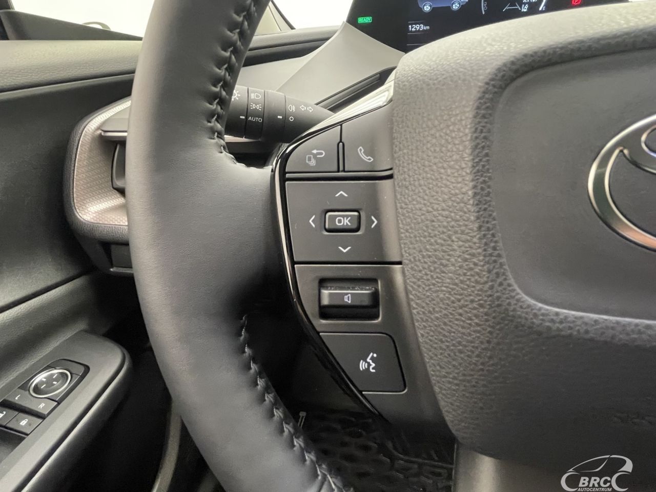Toyota Prius | 28
