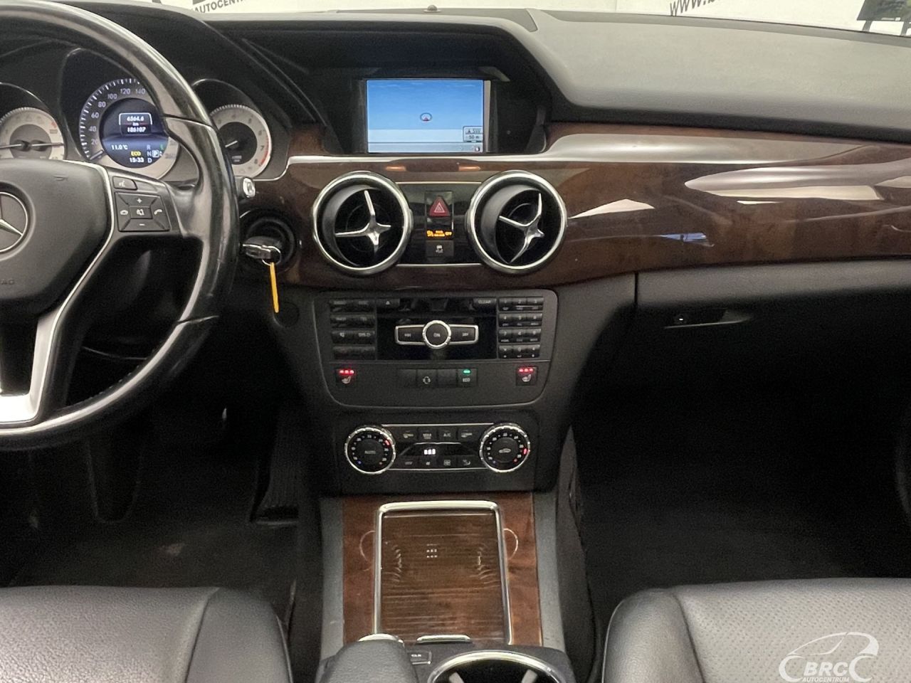 Mercedes-Benz GLK350 | 12