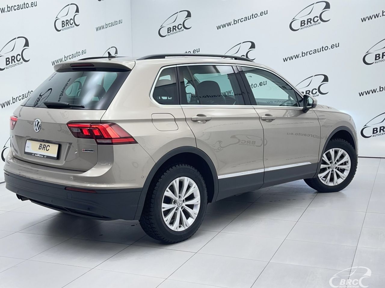 Volkswagen Tiguan | 1