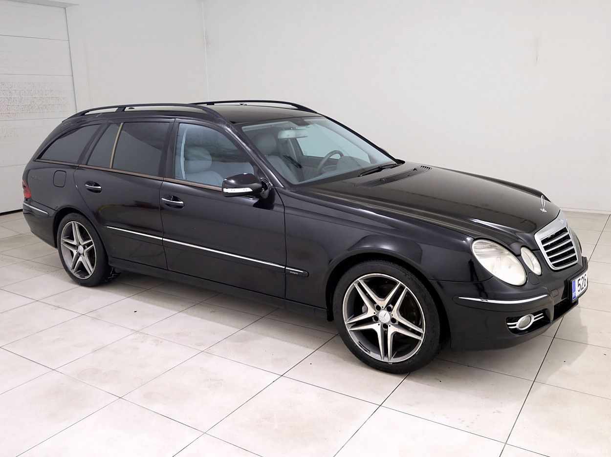 Mercedes-Benz E320