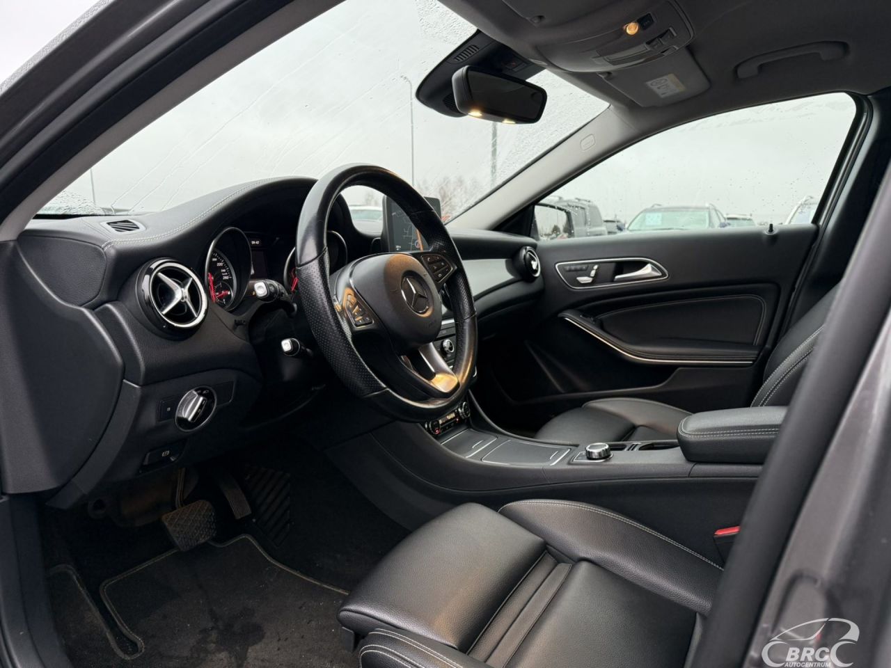 Mercedes-Benz GLA200 | 2