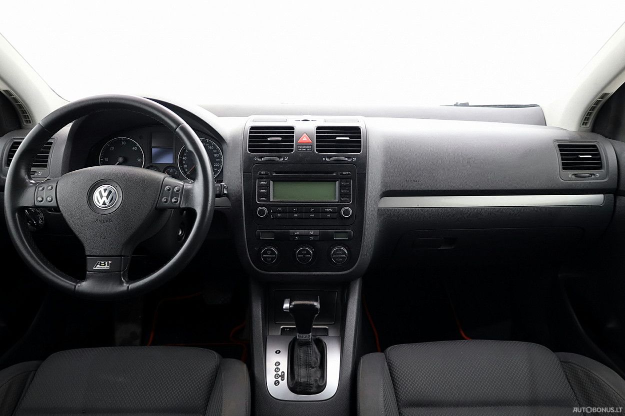 Volkswagen Golf | 4