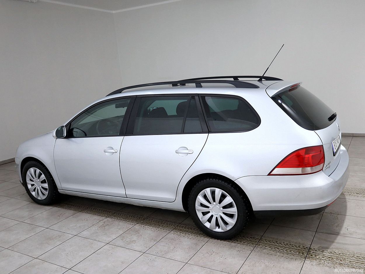 Volkswagen Golf | 3