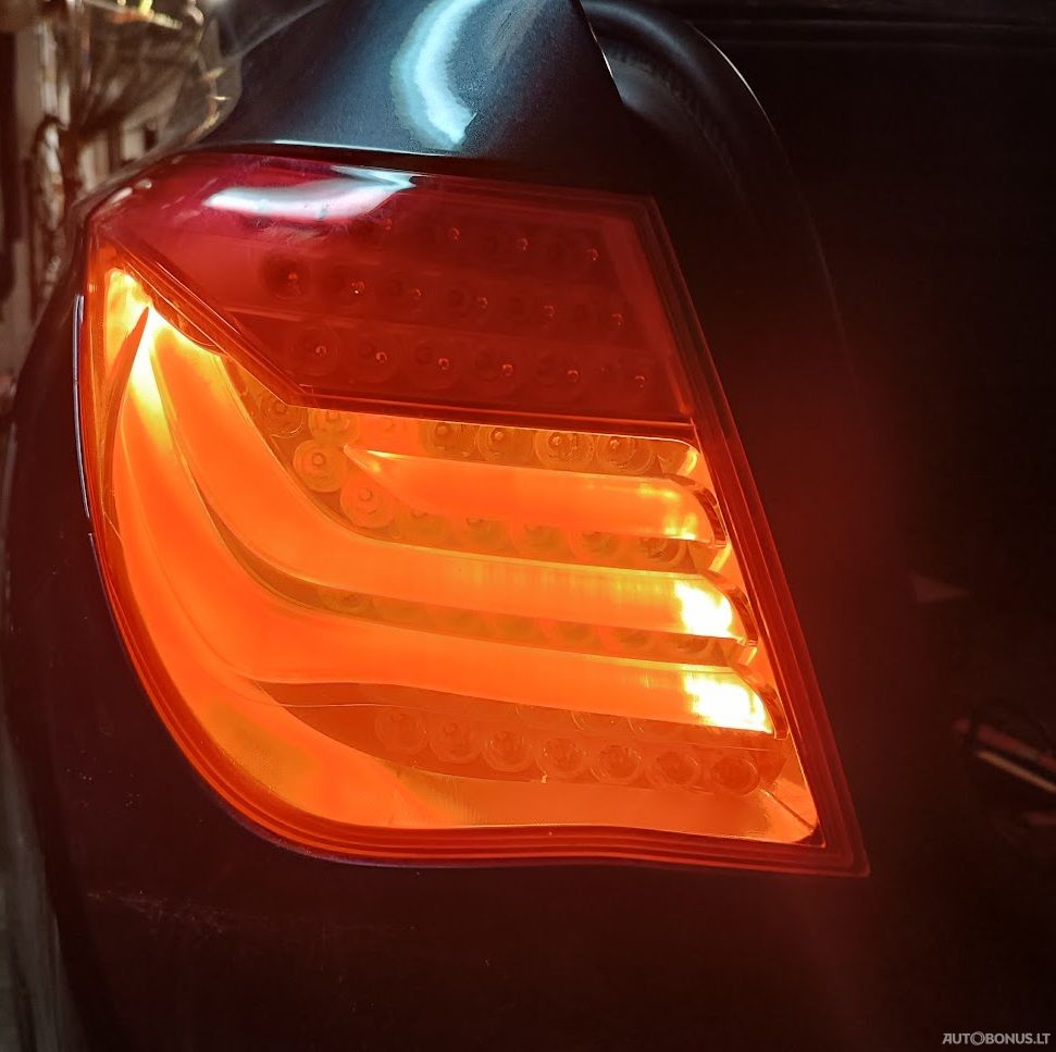 BMW 740, Sedanas