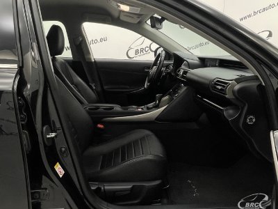 Lexus IS 300h | 3