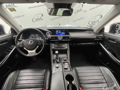 Lexus IS 300h | 2