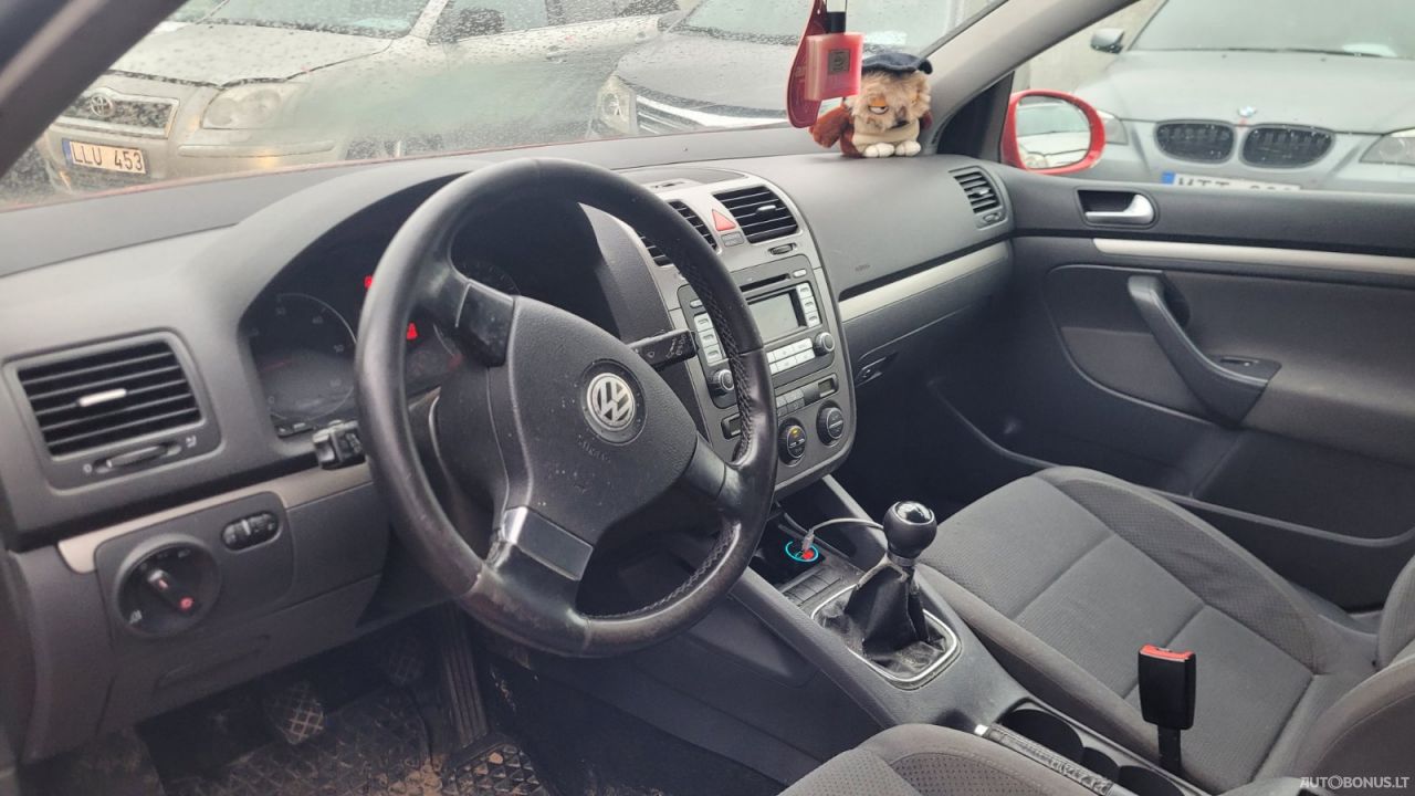 Volkswagen Golf | 1