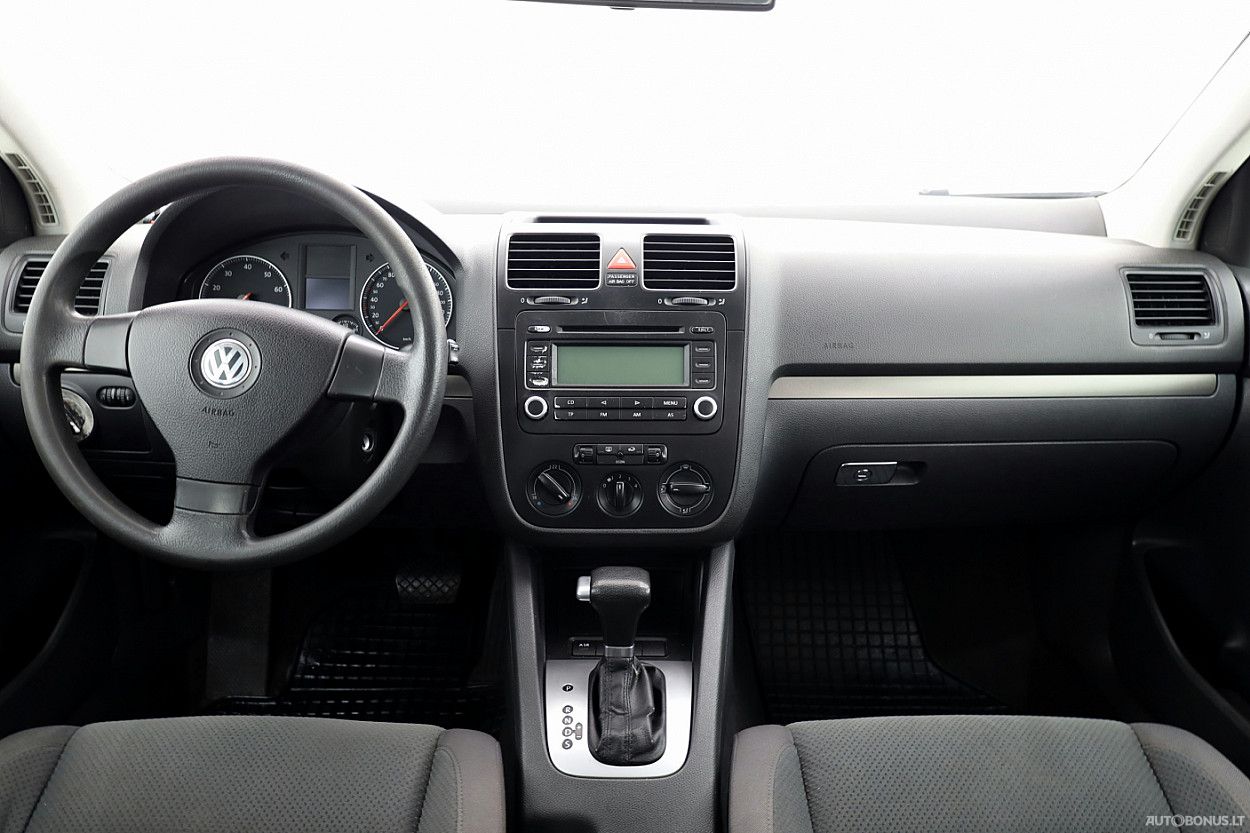 Volkswagen Golf | 4