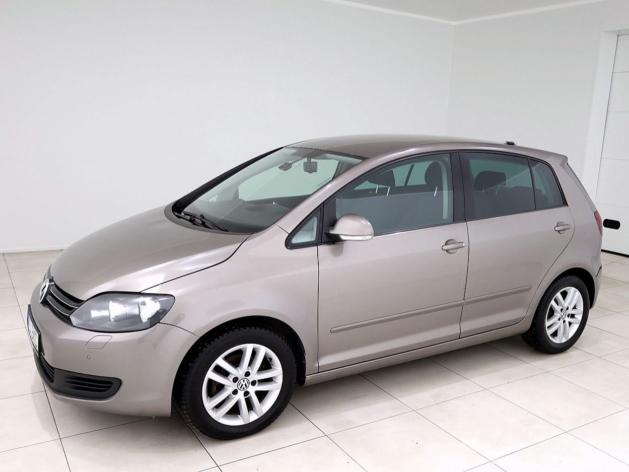 Volkswagen Golf | 1