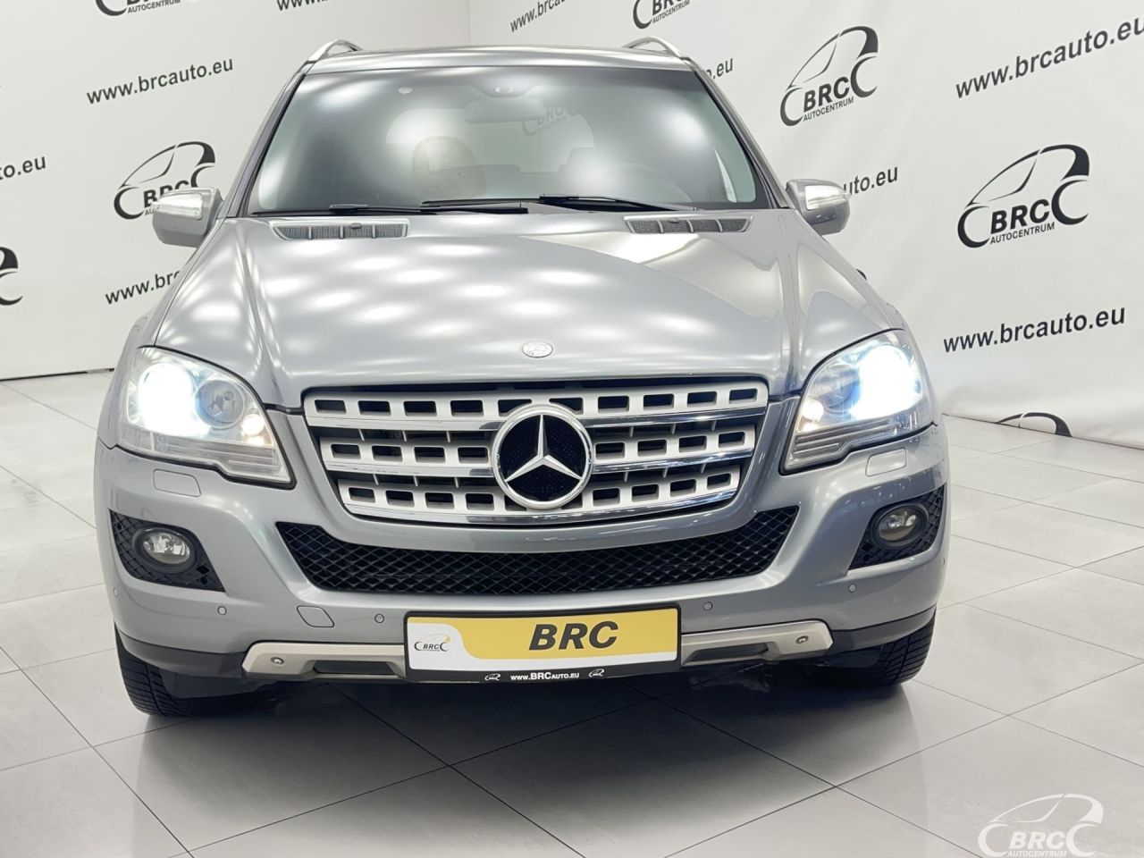 Mercedes-Benz ML350 | 36