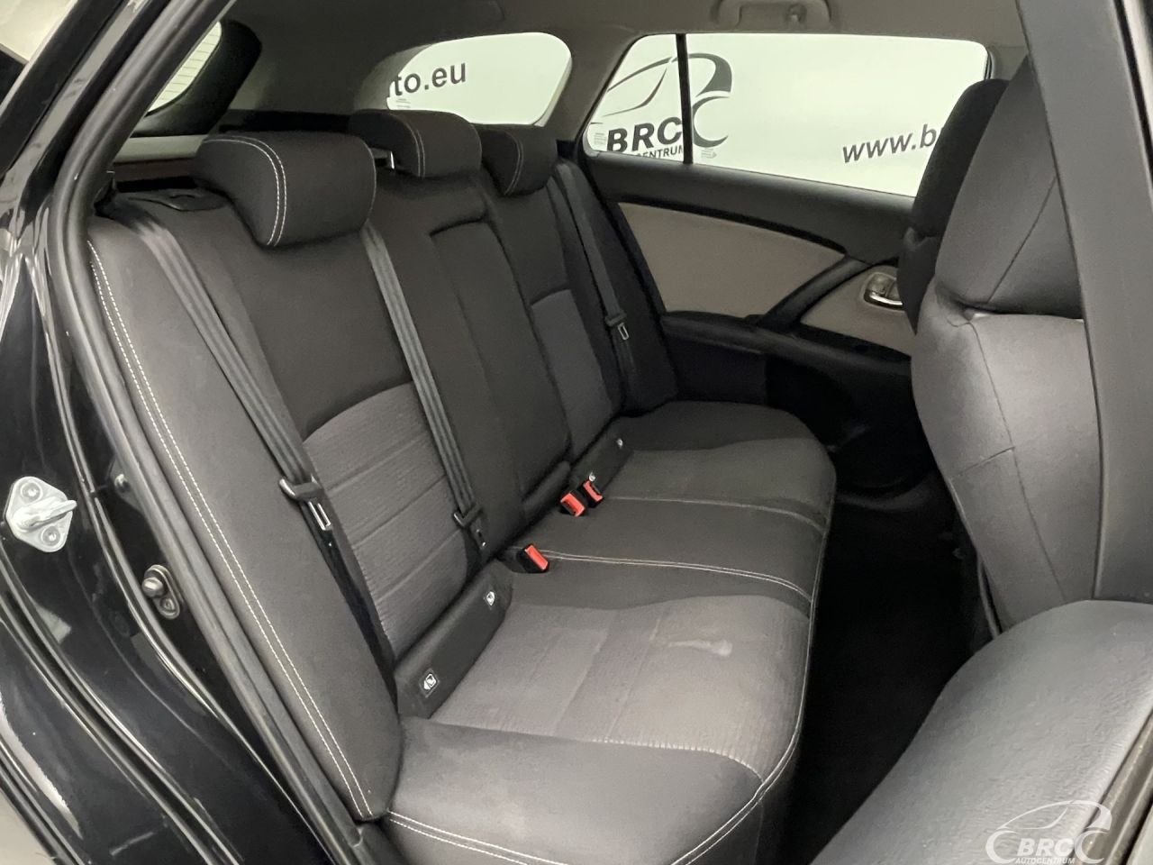 Toyota Avensis | 10