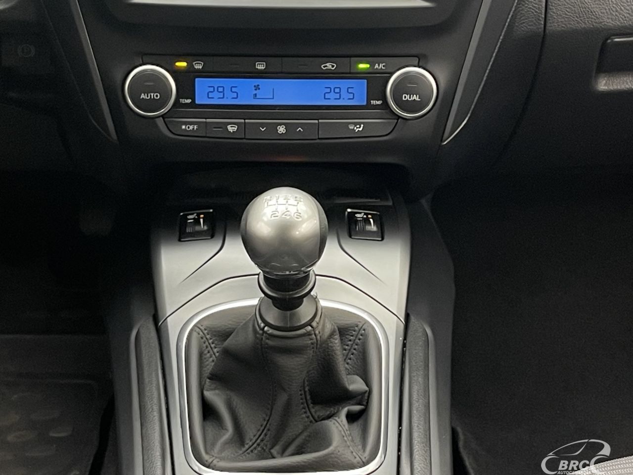 Toyota Avensis | 16