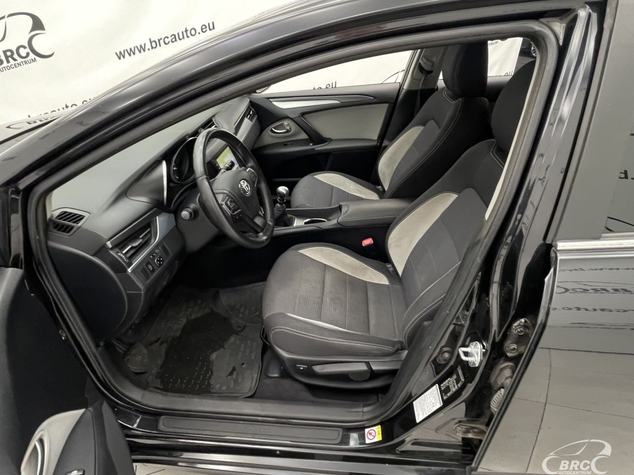 Toyota Avensis | 19