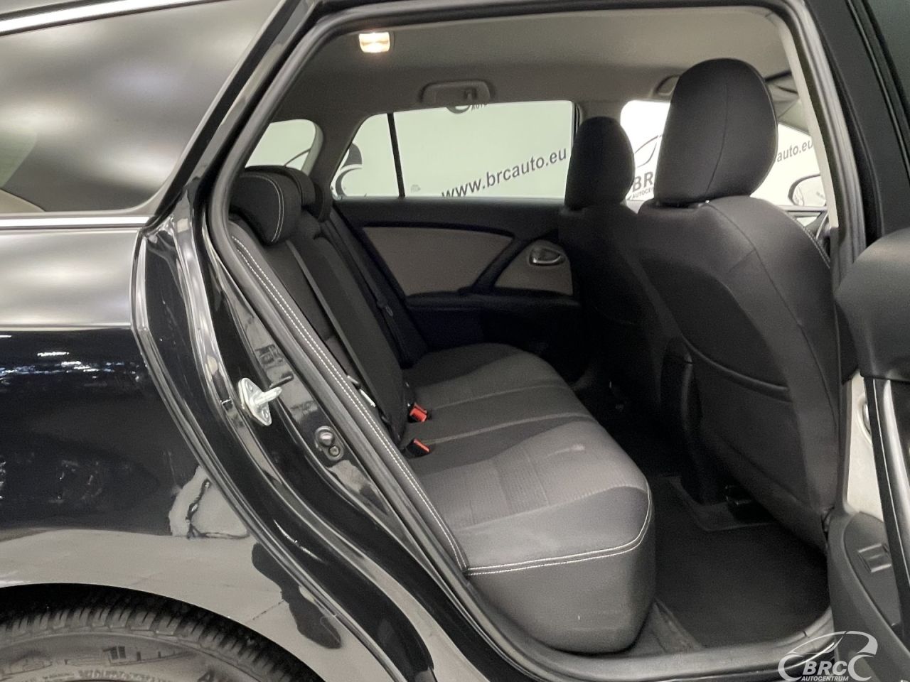 Toyota Avensis | 8