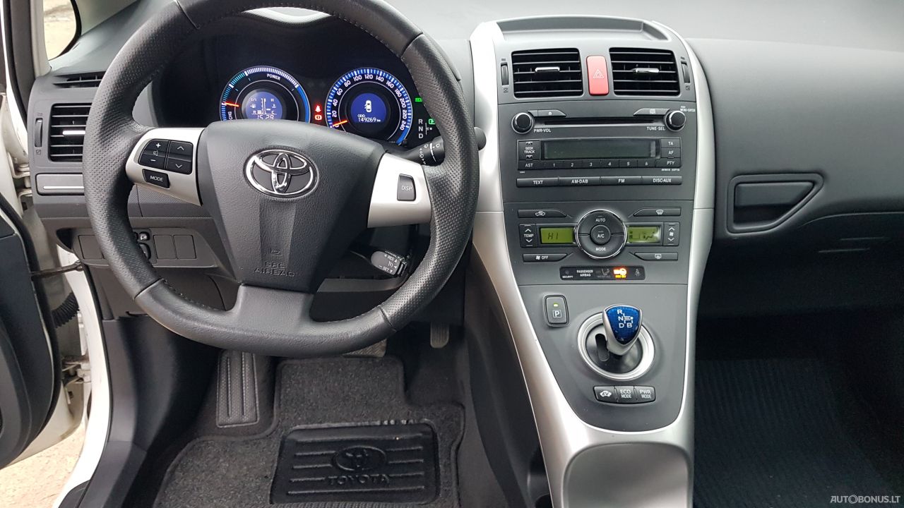 Toyota Auris | 5