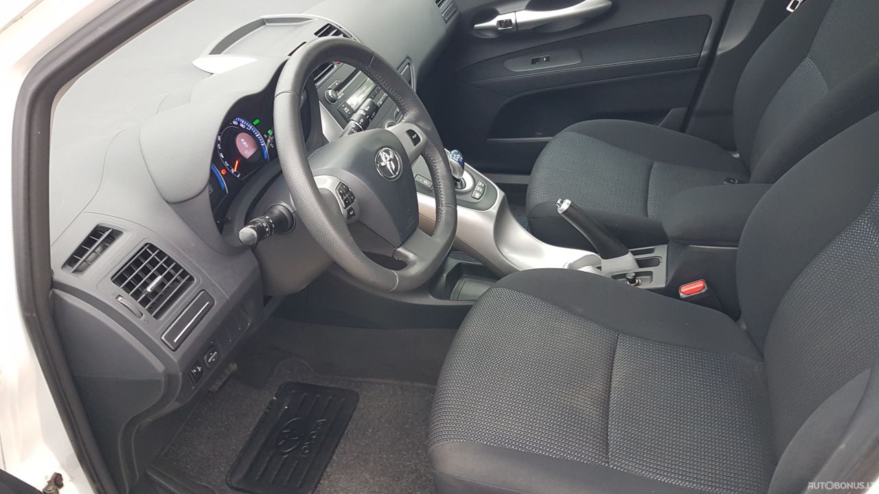 Toyota Auris | 7