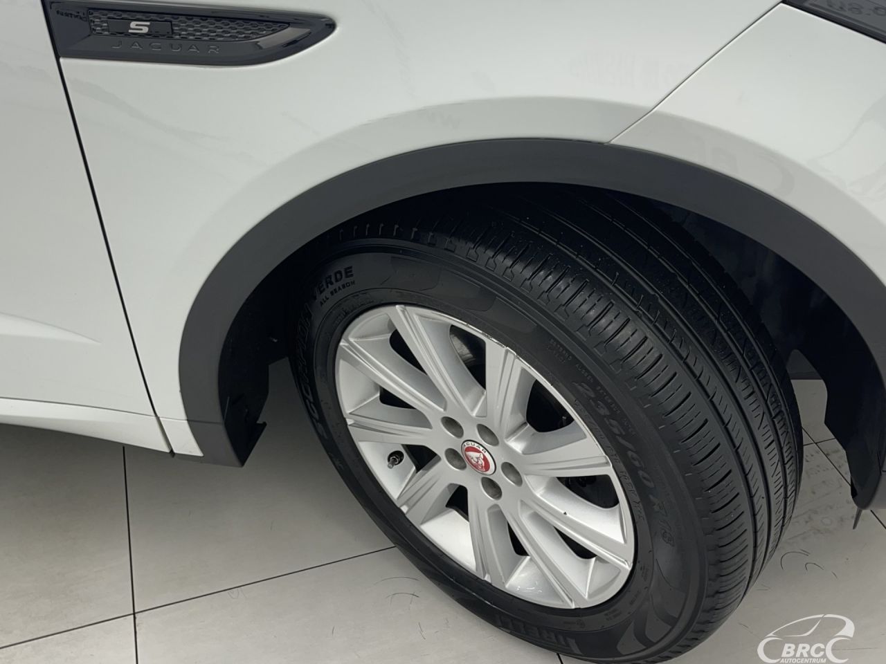 Jaguar F-Pace | 38