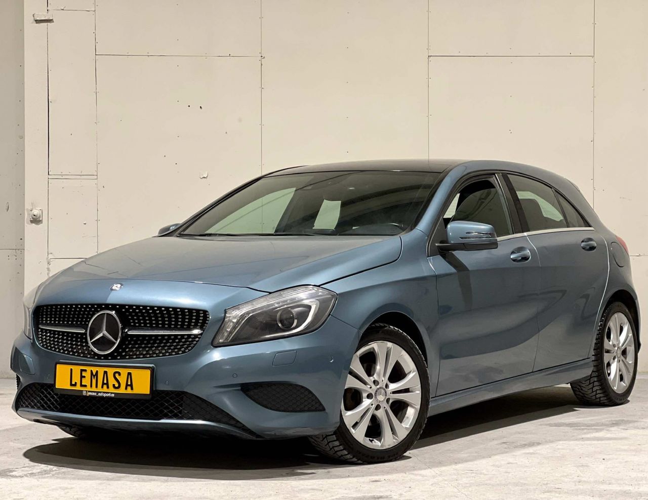 Mercedes-Benz A180 | 0