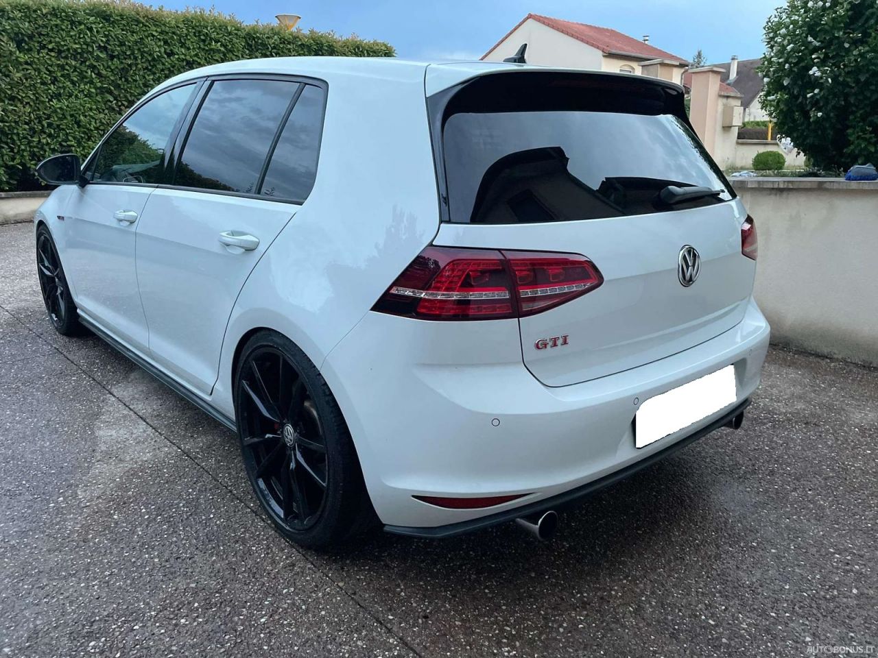 Volkswagen Golf | 1