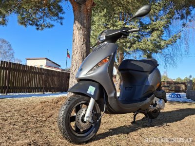 Piaggio Zip, Mopedas/Motoroleris