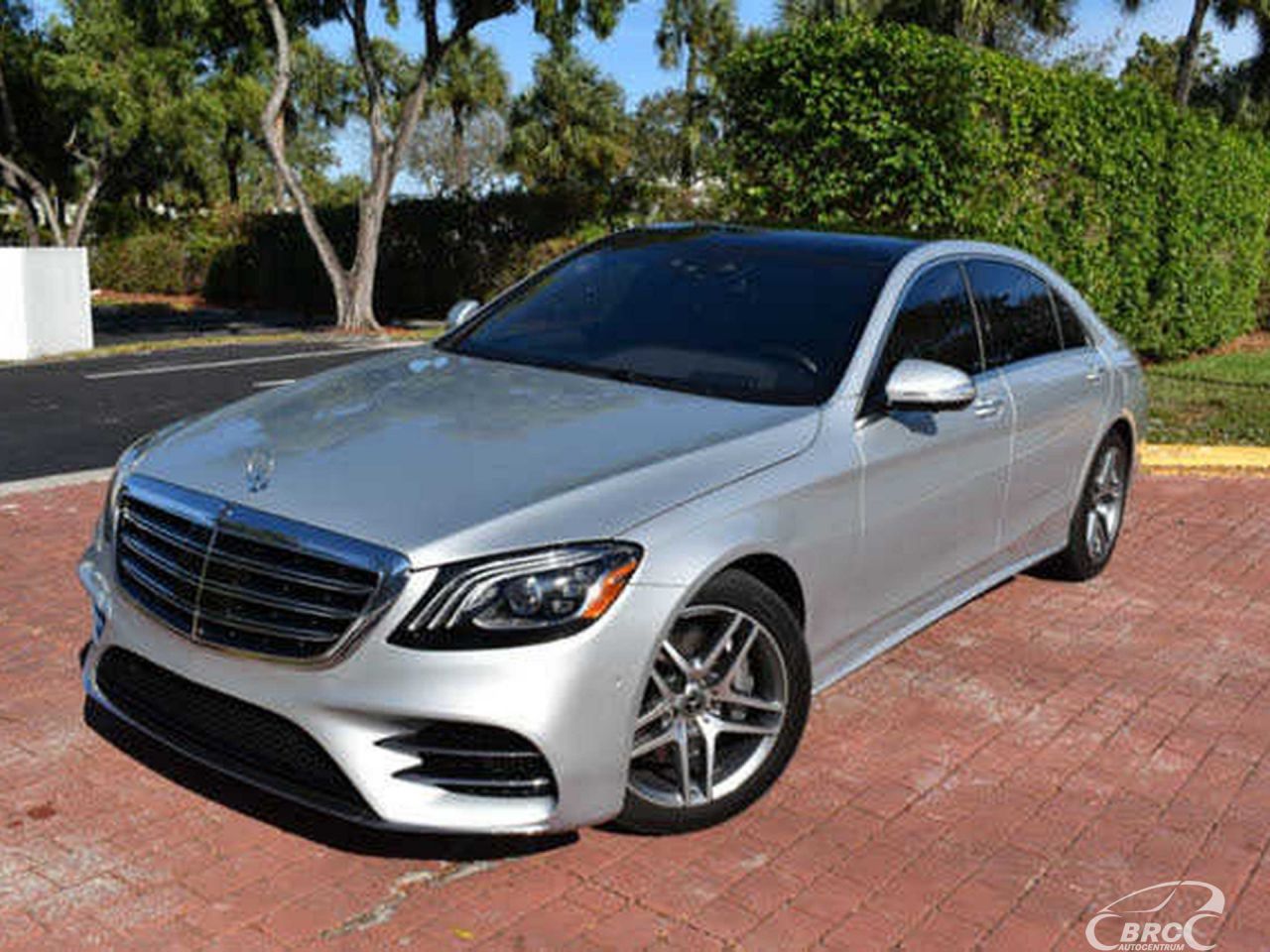 Mercedes-Benz S560 | 61