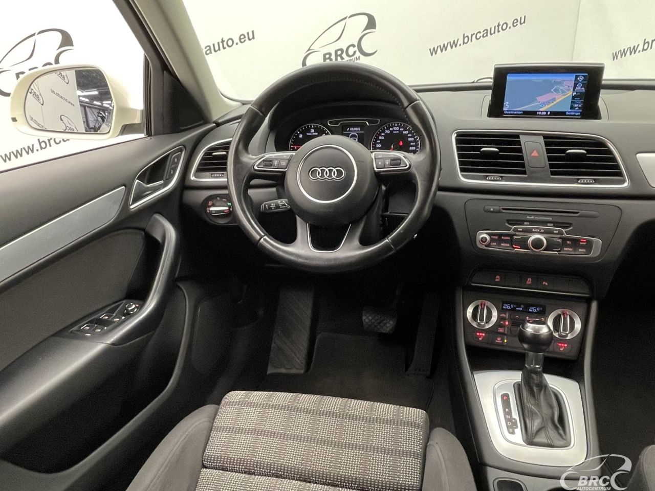 Audi Q3 | 12