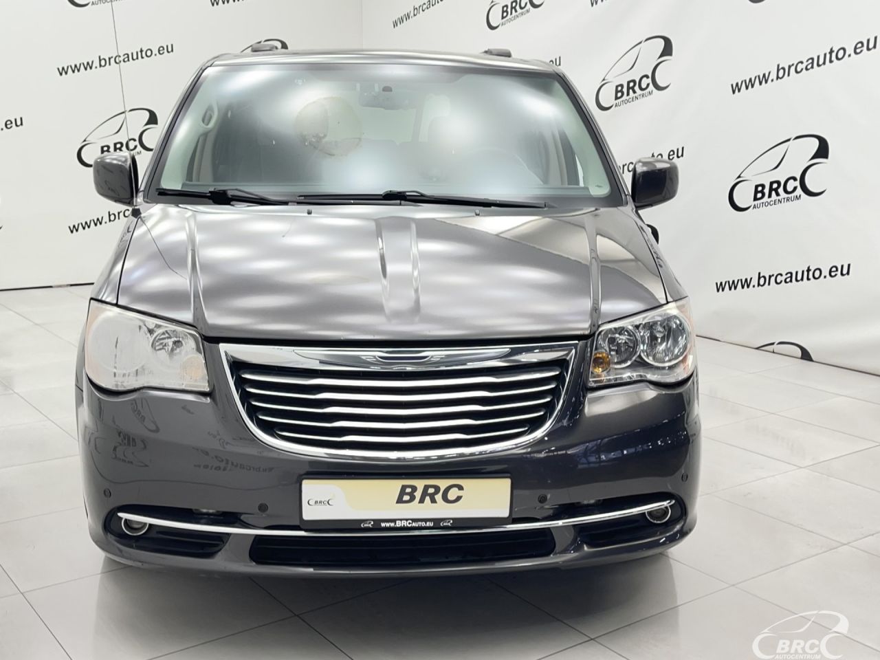 Chrysler Town & Country | 38